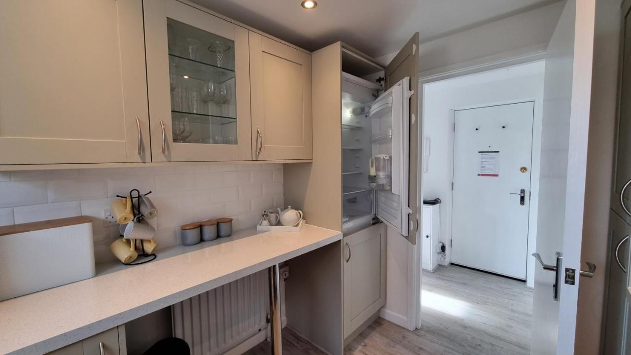 スワネージHightide - 2 Bed With Parking, Balcony & Sea View.アパートメント エクステリア 写真