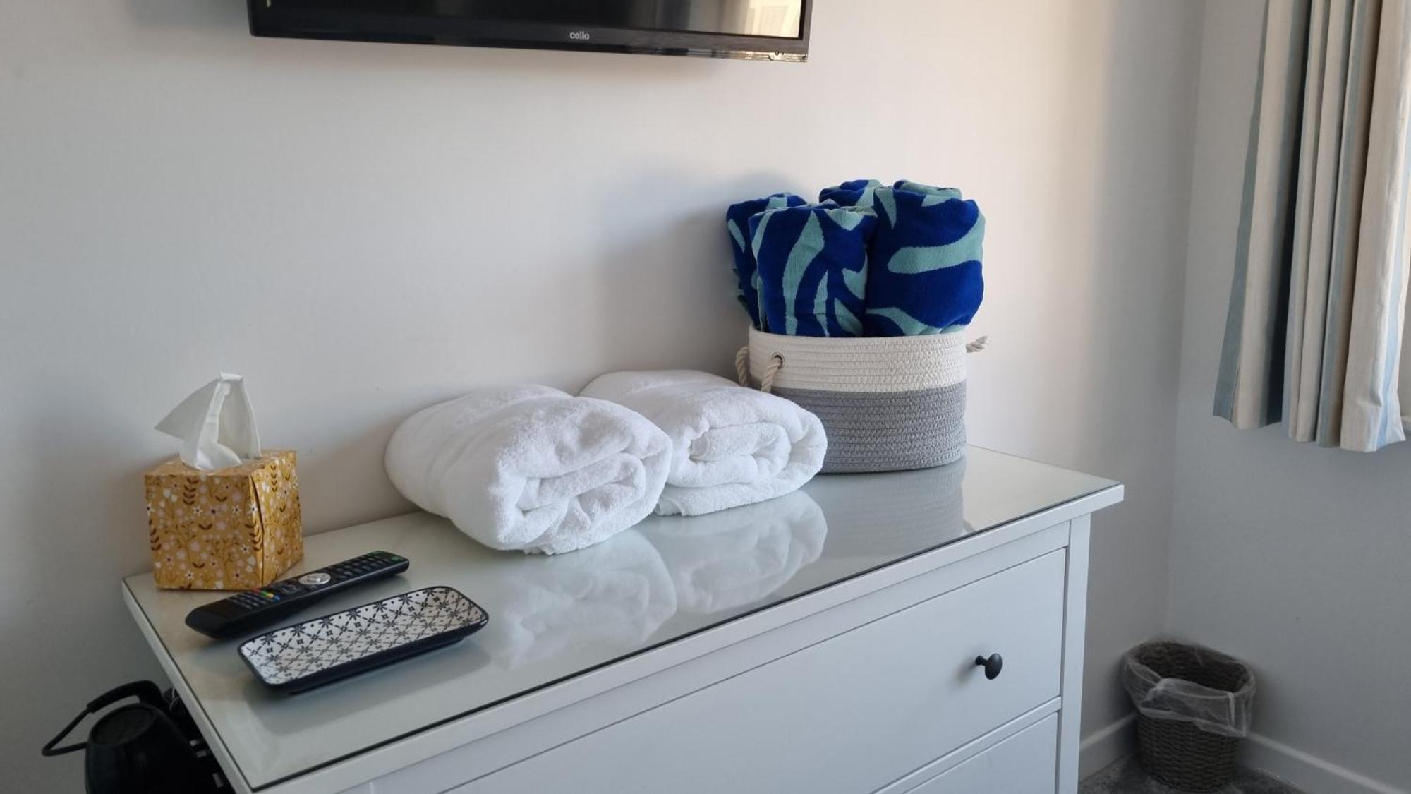 スワネージHightide - 2 Bed With Parking, Balcony & Sea View.アパートメント エクステリア 写真
