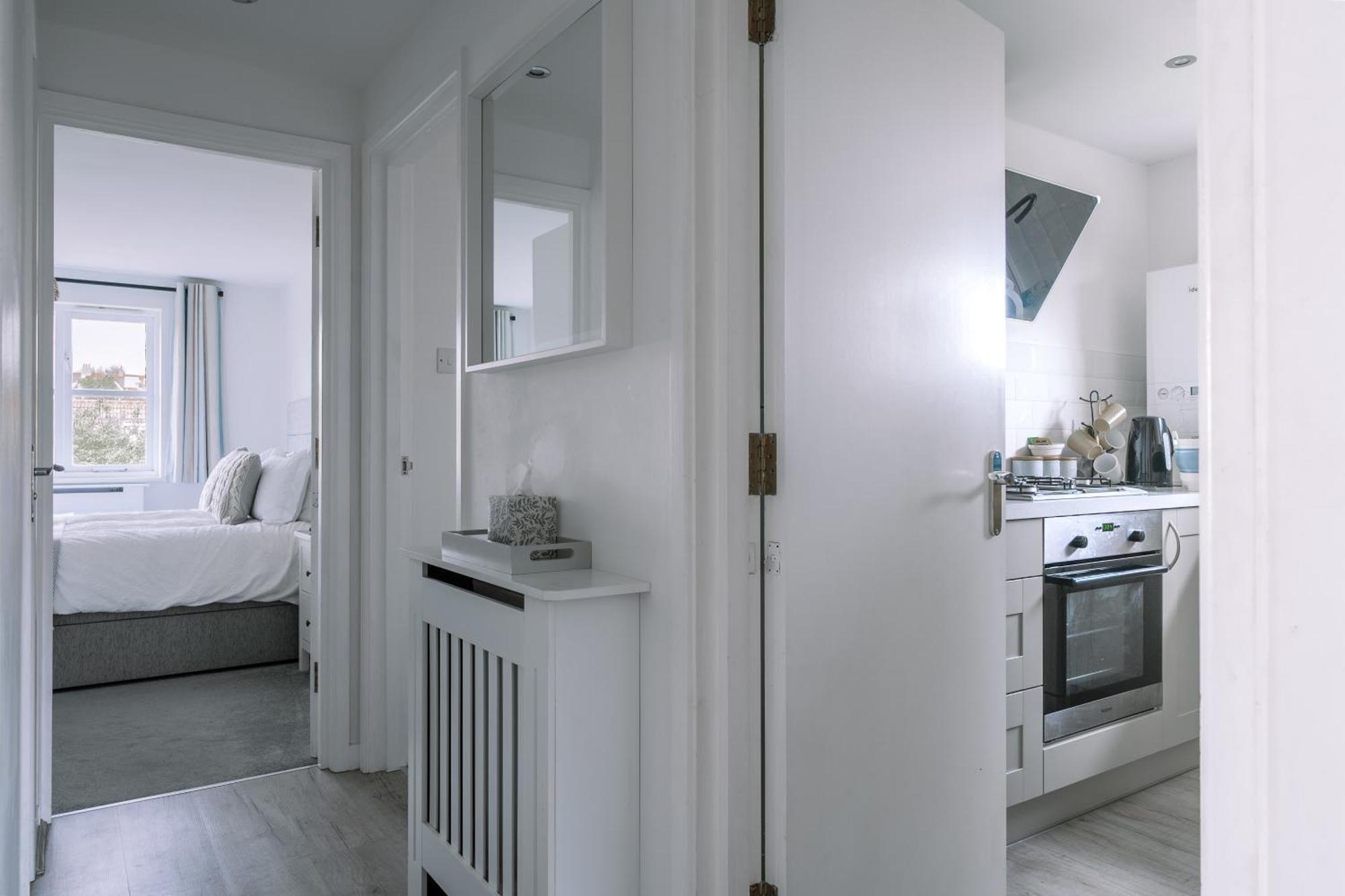 スワネージHightide - 2 Bed With Parking, Balcony & Sea View.アパートメント エクステリア 写真